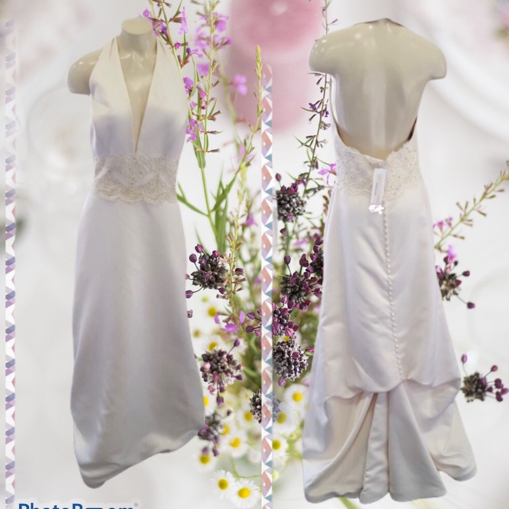 Mikaella Bridal gown Halter neckline New